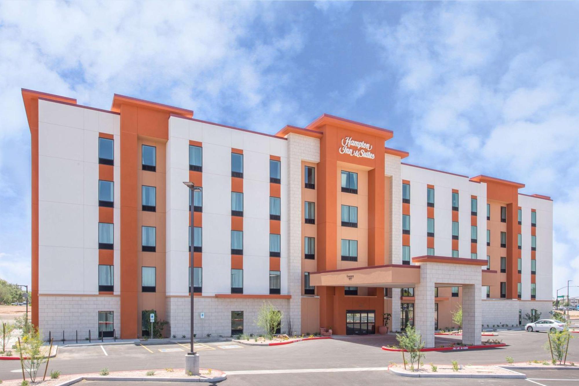 Hampton Inn & Suites Phoenix - East Mesa In Gilbert Exterior photo